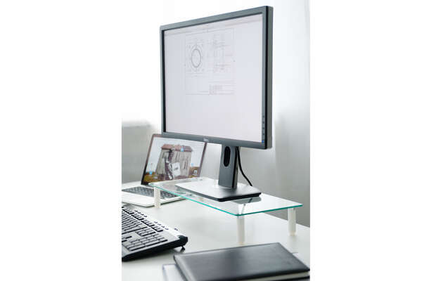 Naar omschrijving van DA-90358 - Tabletop Glass Monitor Riser 560x210x80mm, max load up to 20kg