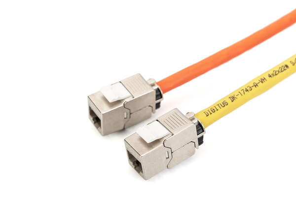 Naar omschrijving van DN-93617 - CAT 6A Keystone Jack, shielded tool free connection