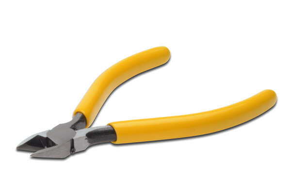 Naar omschrijving van DN-94014 - pliers, cutting area 9.45 mm hole for precise and easy cutting, comp. design, ergon. handle (ye)